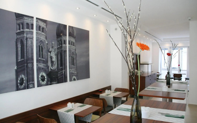 Augusten Hotel