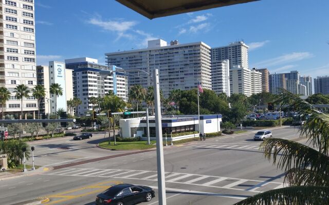 Ocean Mile Hotel