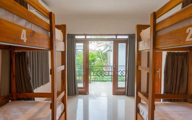 Ahoy Hostel