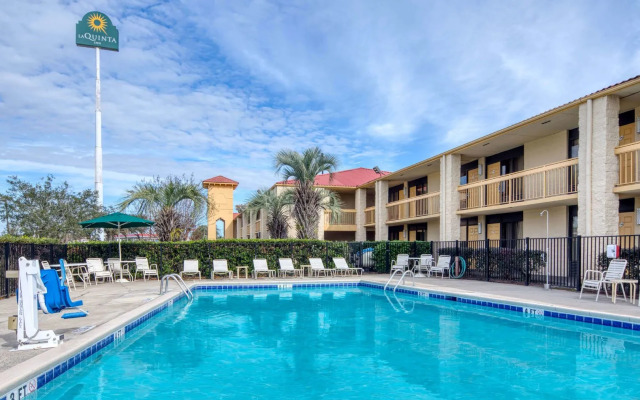 Super 8 by Wyndham Savannah