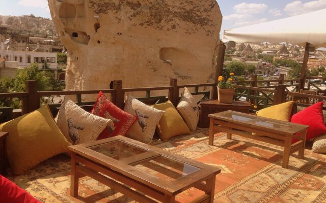 Oriental Cave Suites