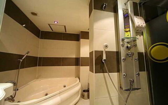 Queen 21 Hotel Sinchon