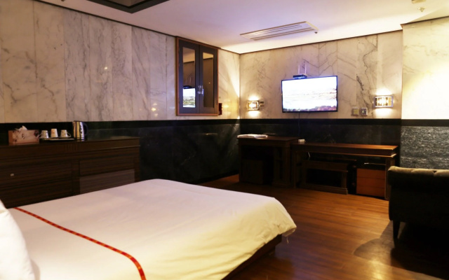 Dongdaemun Signature Tourist Hotel