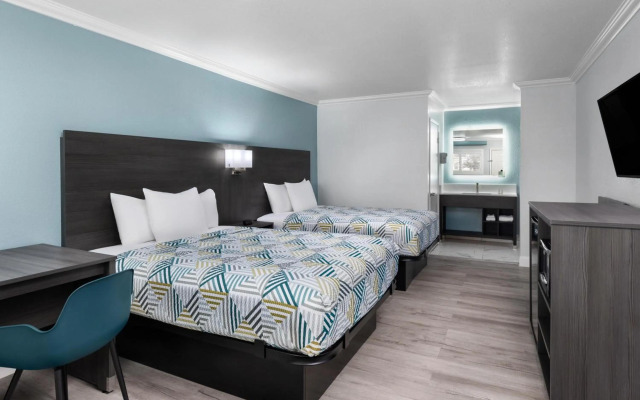 Travelodge by Wyndham Lemoore Near Naval Air Station