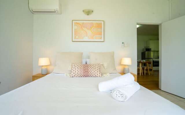 NIGHTCLIFF RETREAT -  Stylish 2BR Apt