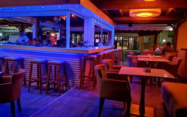 Elmi Suites Beach Hotel - All Inclusive