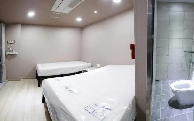 Seoul N Hostel