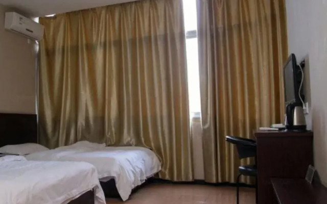 Yichang Jungang Business Hotel