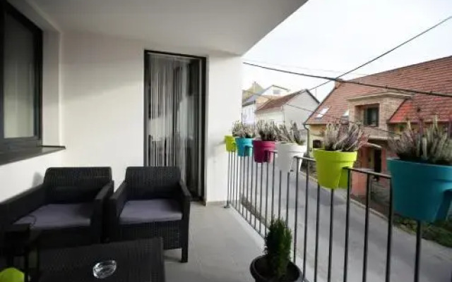 One Luxury Suites Eger