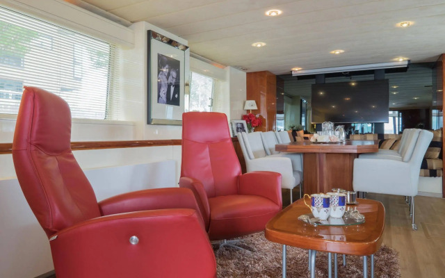 Christina Onassis Yachthotel