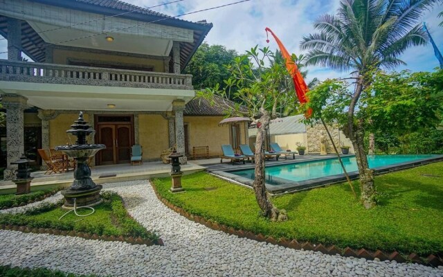 Villa Tirta Indah