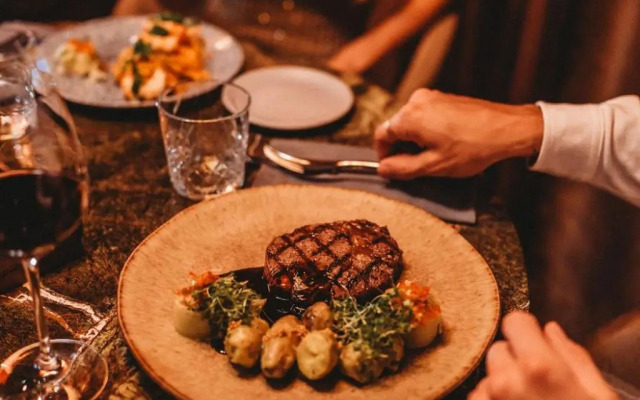 Спа- и конференц-отель V