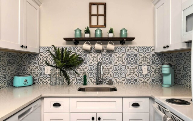 Charming Charlotte Condo - Fully Renovated!