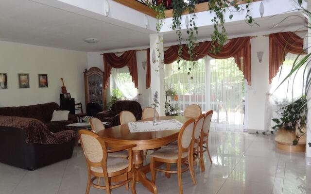 U pani Ani Żeglarska 18