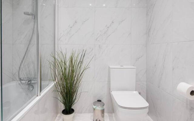 Large and Luxurious 2B 2B flat nr Paddington