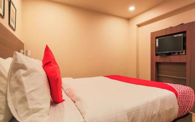 OYO 18951 City Xpress Hotel Rooms