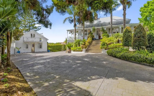 Western Springs Villa