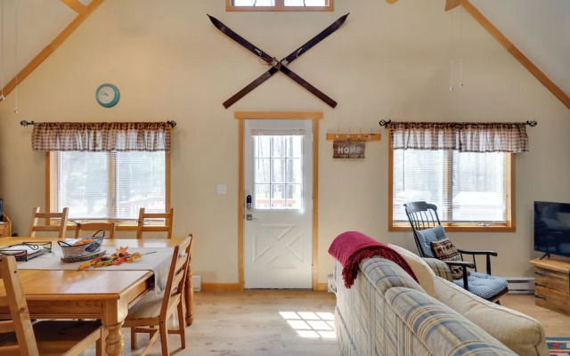 Walk to Beach: Pocono Lake Cabin w/ Pool Access!