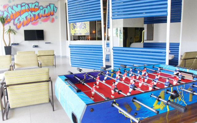 YELLO Hotel Jemursari Surabaya