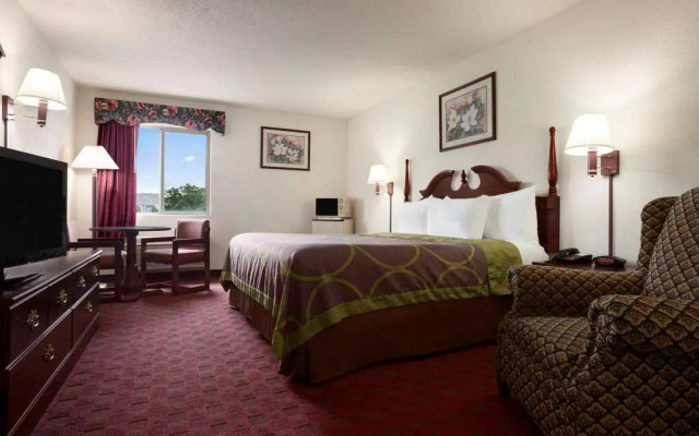 Super 8 Aurora/Naperville Area