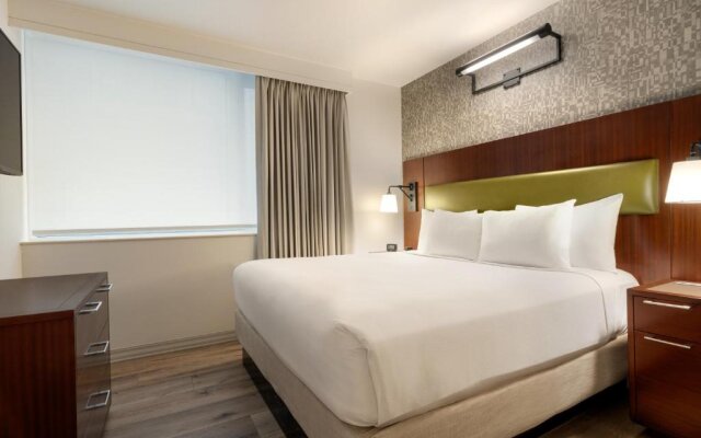 DoubleTree by Hilton New York Downtown - Image 5