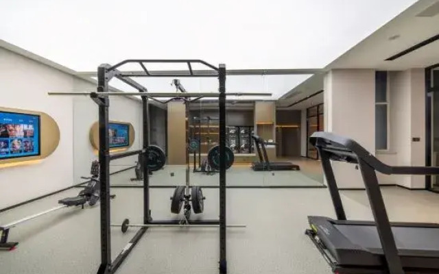 Homeinn Plus Hotel (Kuytun Railway Station)