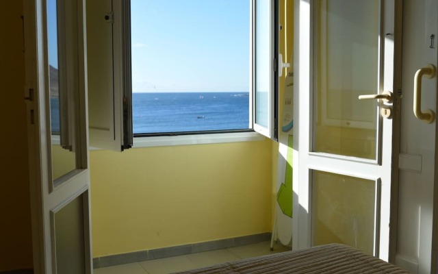 Edificio Playa Chica