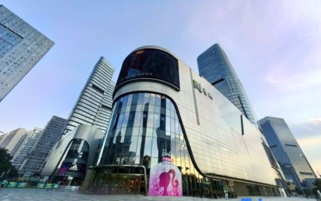 Star Theme Apartment (Guangzhou Panyu Tianhe Chengnancun Wanbo Metro Station)