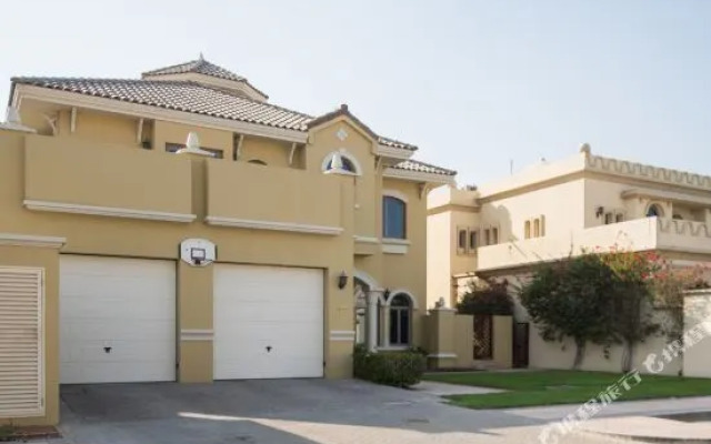The Palm Jumeirah Villas - Frond E