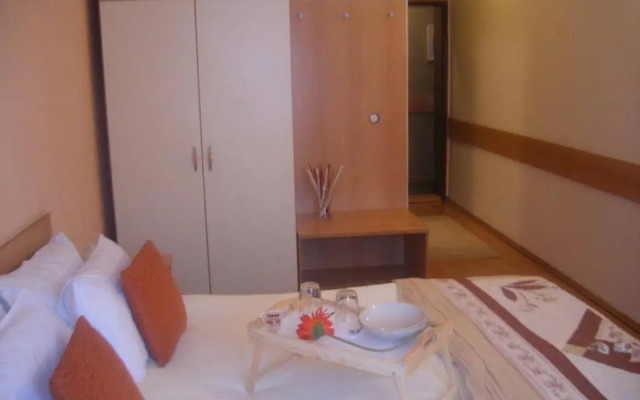 Hotel 7