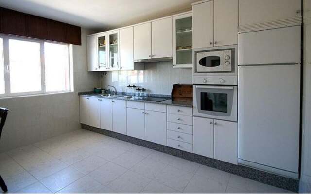 Apartment - 4 Bedrooms with Sea views - 107766