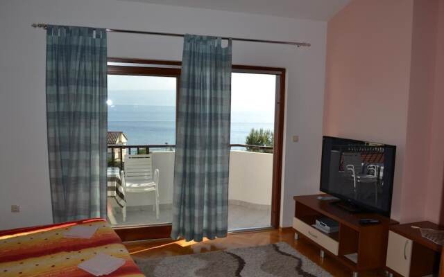Apartments Karlo