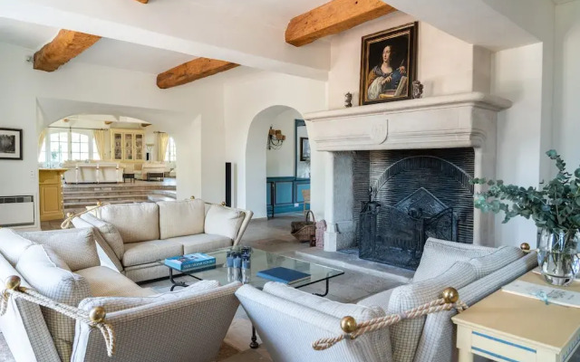 Château les Crostes