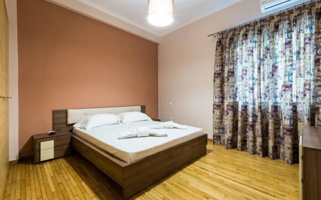 Bright flat in front of Acropolis metro