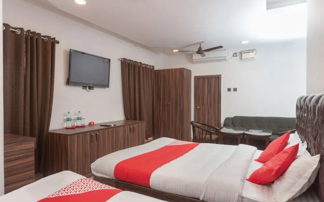 Collection O 24305 Ateendra Inn