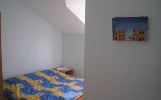 Francesca Apartments