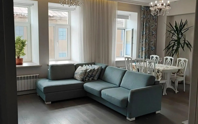 Апартаменты на Адмиралтейской набережной 6