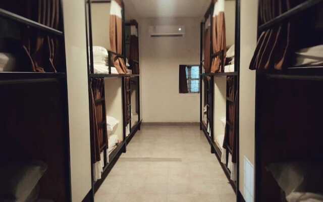 Houselet Hostel