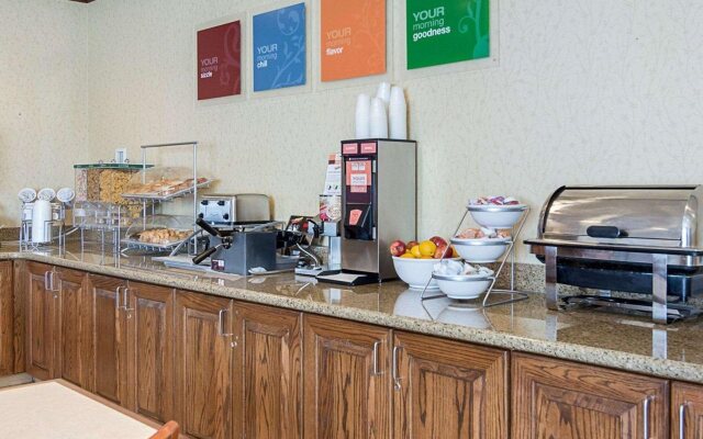 Comfort Inn & Suites Virginia Beach - Norfolk Airport