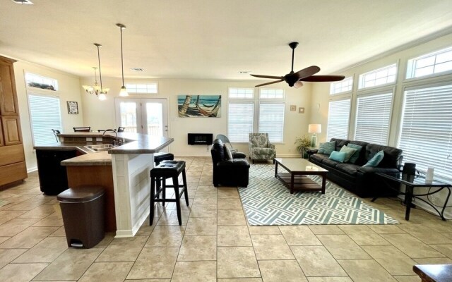 Mermaid Mansion 3 Bedroom Home by Redawning