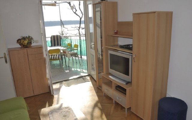 Apartment Petar - 6m from the sea: A3 Barbat, Island Rab