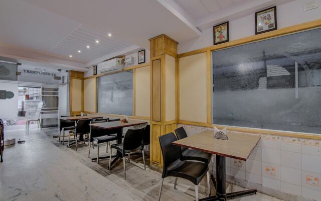 Oyo 14323 Anupama Hotel