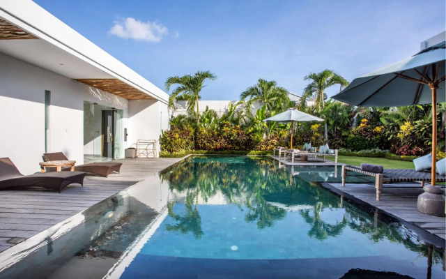 Fabulous Private Villa 4 BR Canggu w staff