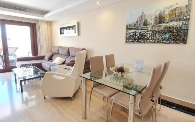 Luxury Beach Front Penthouse with own pool.BP9