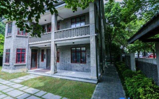 Yihe Gongguan Apartment