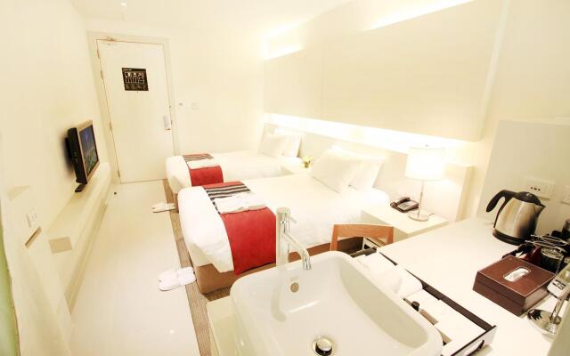 I Galleria Sukhumvit 13 (formerly D Varee Diva Hiptique)