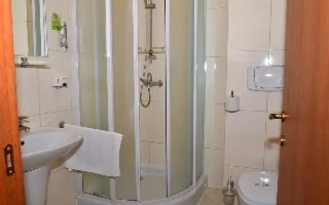 Seven Hotel