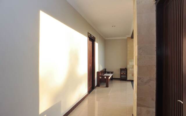 Airy Kuta Utara Pantai Batu Bolong 56 Canggu Bali