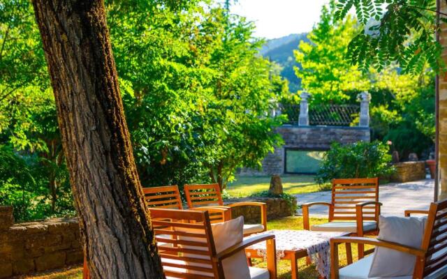 PIEVE DEL BORGO 6&2, Emma Villas