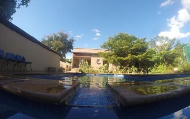 Golden Days Executive Lodge Livingstone